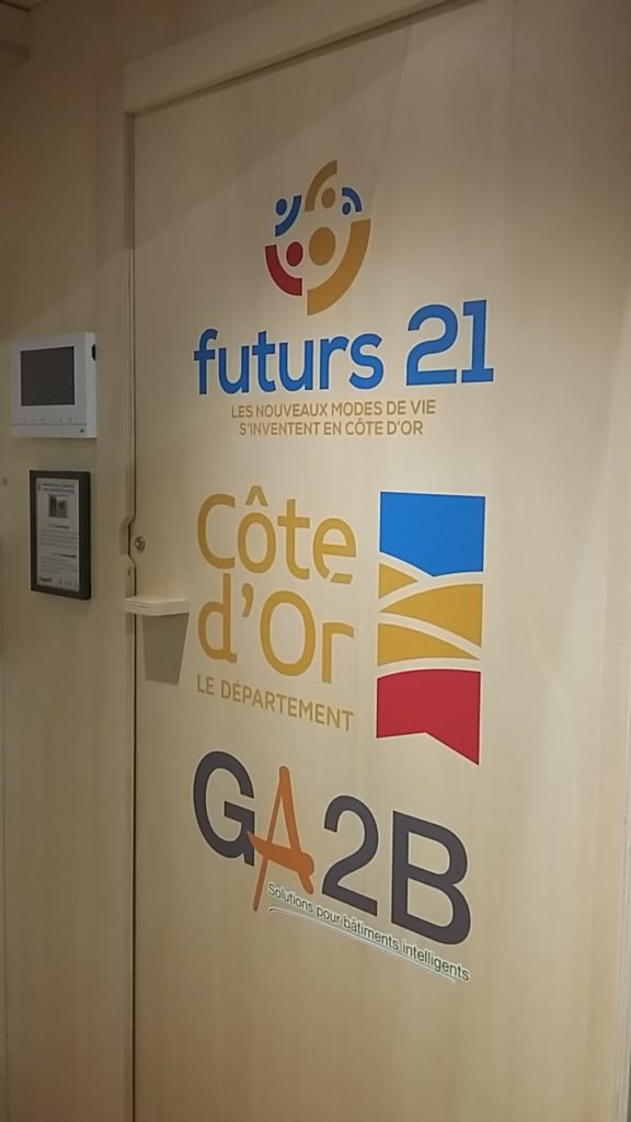 CRÉATION, FABRICATION ET INSTALLATION DU STAND "L'APPART" SUR LE SALON DES SENIORS 2018 POUR LE CONSEIL DÉPARTEMENTAL DE LA CÔTE D'OR ET LE CLUSTER GA2B AU PALAIS DES CONGRÈS DE DIJON